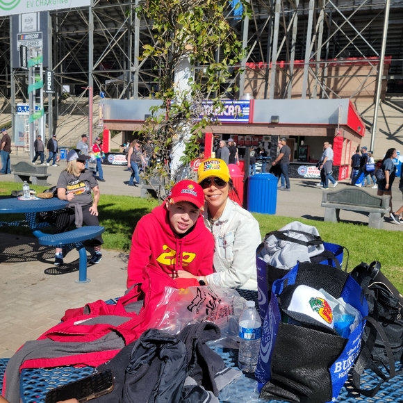 Meet your Posher Lara - Picture 4 of 7